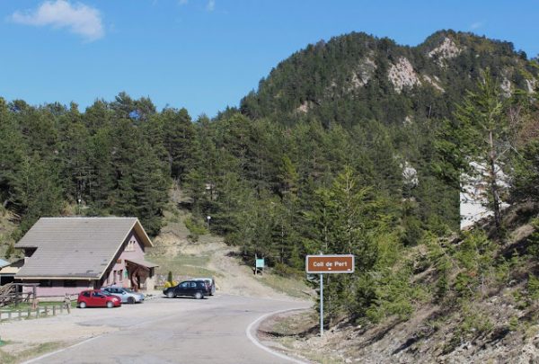 COLL DE PORT I, EN BAIXAR, UNS COGNOMS