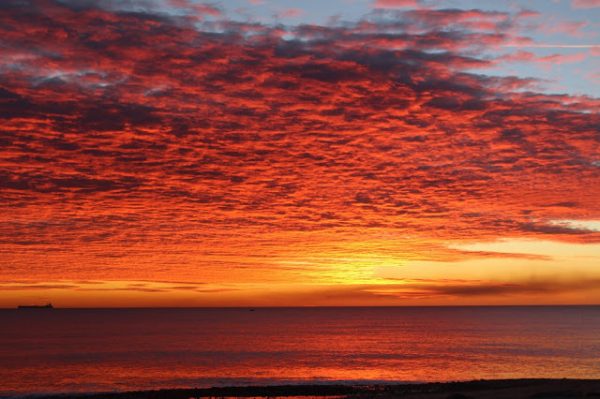 BULLIRÀ EL MAR COM LA CASSOLA…