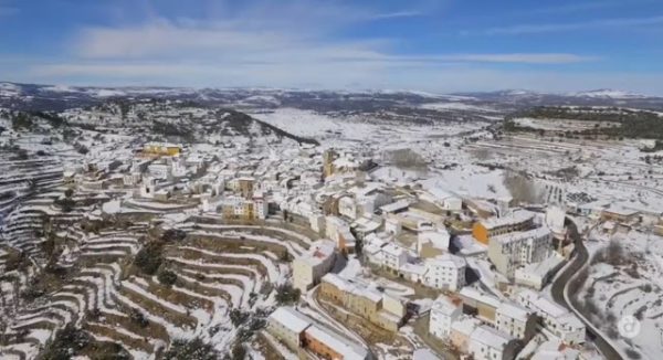 TOT ESTÀ BATEJAT. VISTABELLA I EL BOI