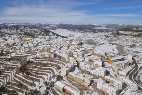 TOT ESTÀ BATEJAT. VISTABELLA I EL BOI