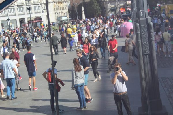 FOTÒGRAFS FOTOGRAFIATS (9)  A LA PLAÇA