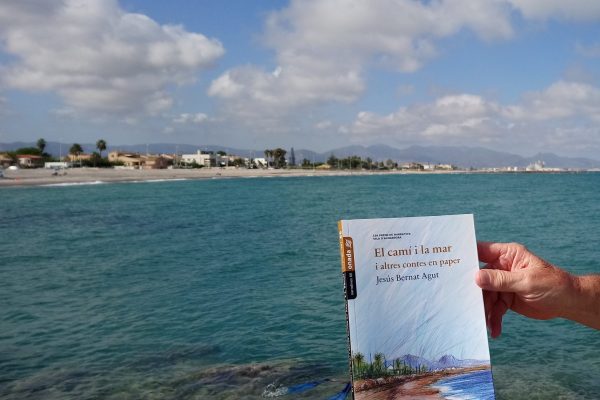 Ressenyes sobre “El camí i la mar i altres contes en paper”. Carme Pinyana, Josep San Abdon, Miquel Nicolàs i Josep Palomero